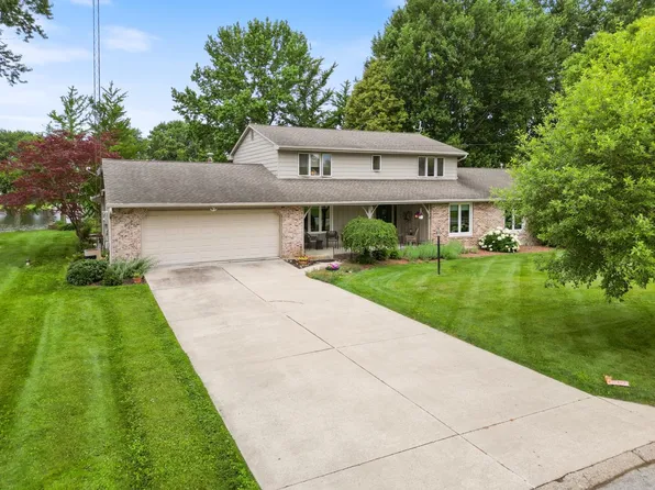 2127 Bluewater Dr, Warsaw, IN 46580