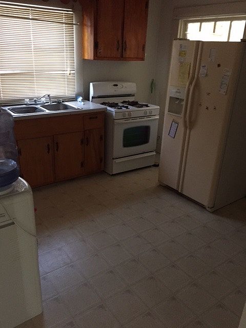 2nd image of 121 Bedford St