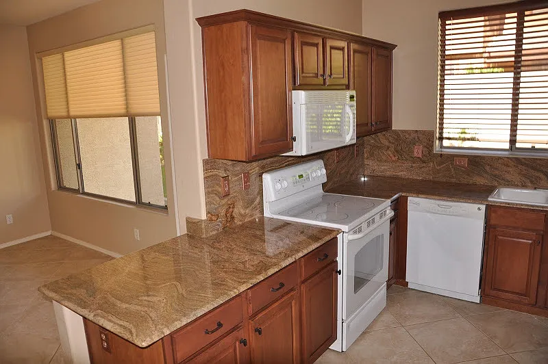 Beautiful Highland Groves Home — Photo 3