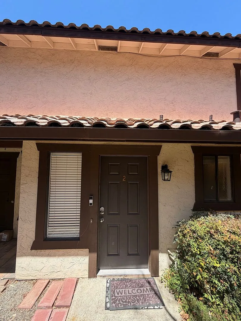 Charming & Modern 2-Bedroom Townhome Walkable to Downtown Los Altos — Photo 2