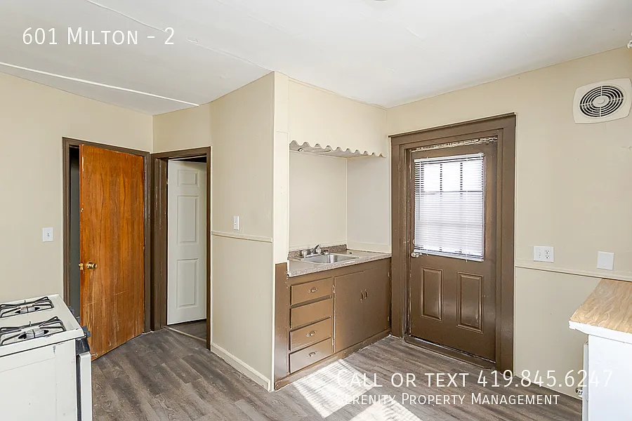 Simple, Comfortable 1 Bed / 1 Bath First Floor with Private Entry *Available September 1, 2026!* — Photo 2