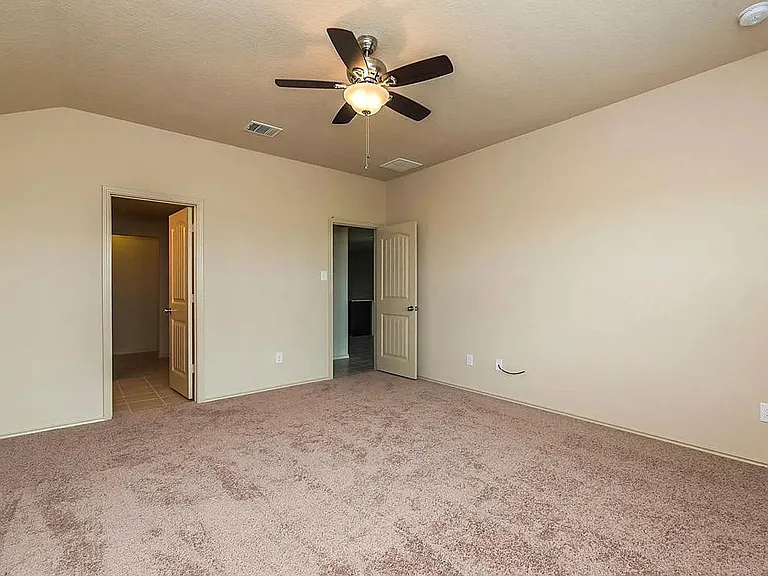 224 Lake Gln — Photo 9