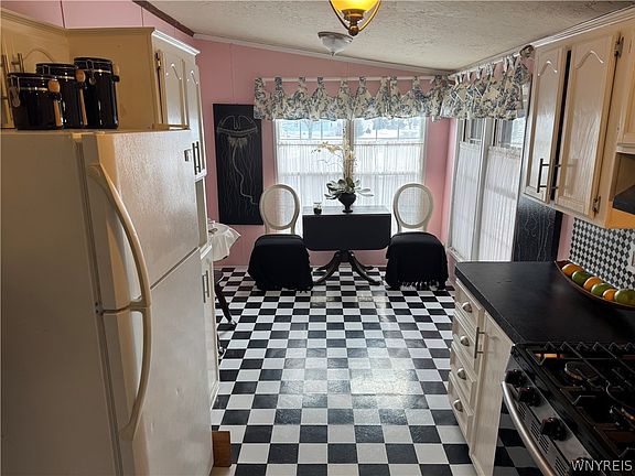 4th image of 1052 Old Beebe Rd