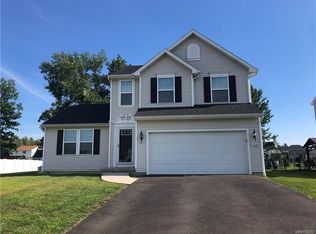 2200 Shadow Ln, Lake View, NY 14085