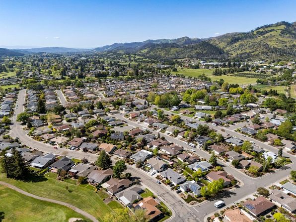 8929 Acorn Ln, Santa Rosa, CA 95409