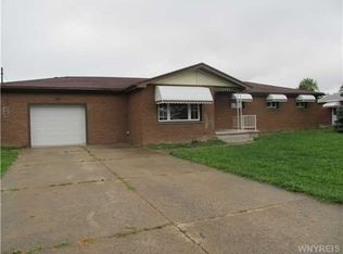 6100 Grauer Rd, Niagara Falls, NY 14305