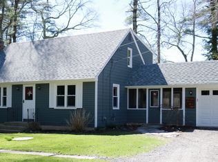 496 Weaver Hill Rd, West Greenwich, RI 02817