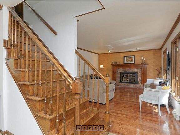 3rd image of 4 Innisbrook Dr