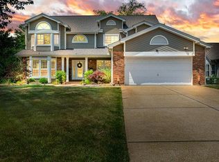 911 Hemingway Ln, Weldon Spring, MO 63304