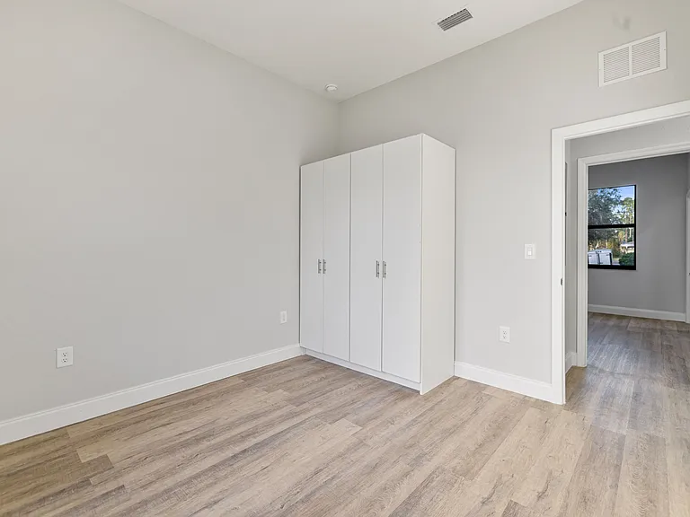 4634 30th St SW — Photo 17