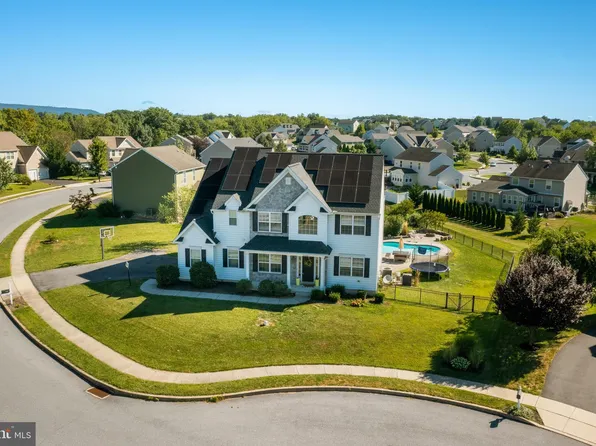 1889 Creek View Dr, Palmyra, PA 17078