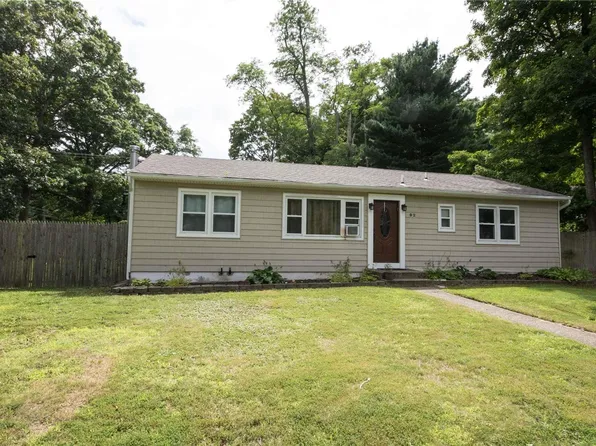 92 Washburn Street, Lake Grove, NY 11755