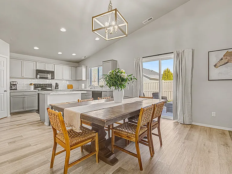 2742 W Balboa Dr — Photo 36