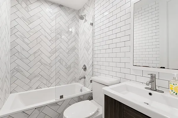 Rented by Safdie Realty Group | media 12