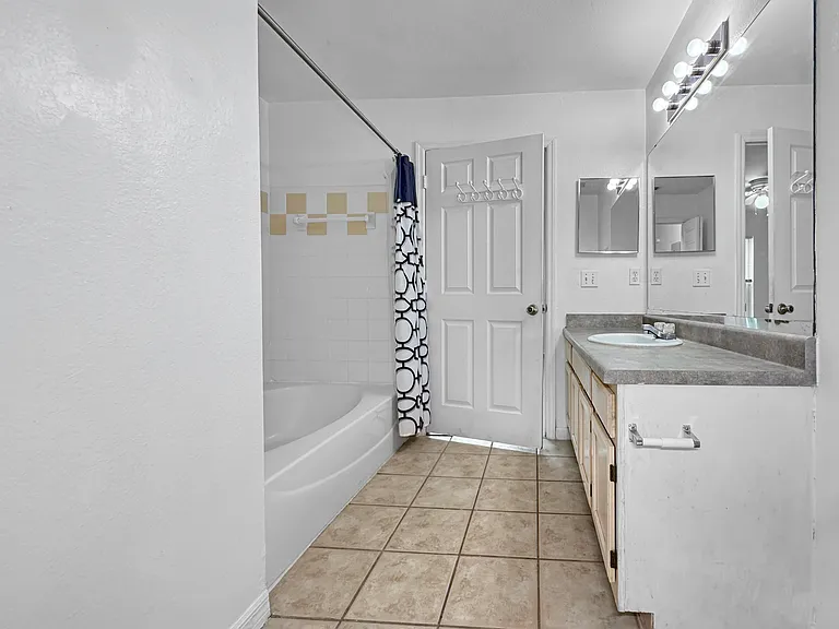 3353 Westchester Square Blvd #202 — Photo 16