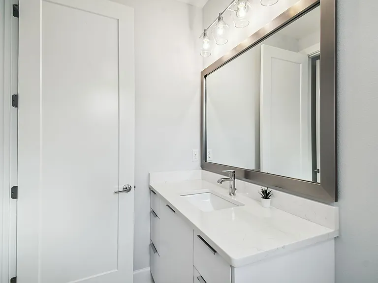 1520 N Pierce St #4 — Photo 37