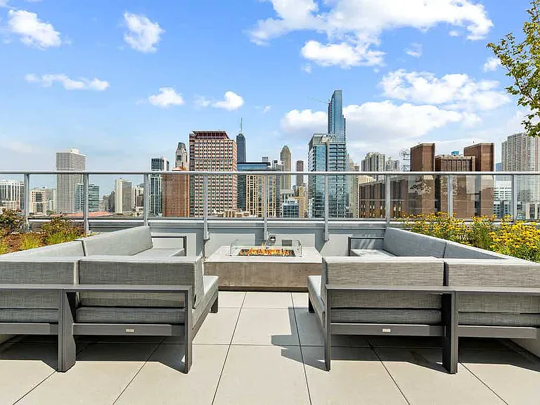 808 N Wells St #1/1 — Photo 9