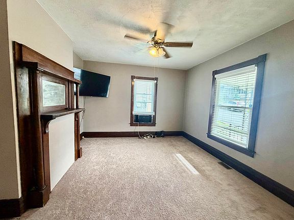 3rd image of 731 Virginia Ave