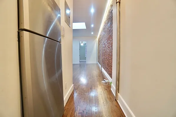 Rented by Aron Fried, LREB | media 26