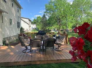 8 Robin Dr, Voorheesville, NY 12186