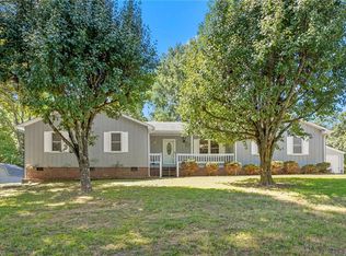 914 Ferndale Dr, Thomasville, NC 27360