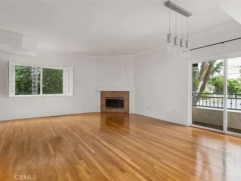 14328 Magnolia Blvd #2 — Photo 3