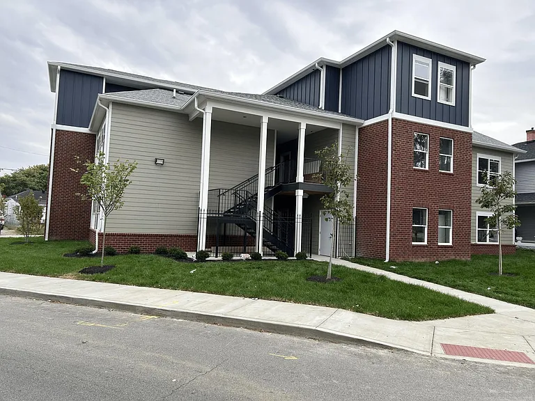 2200 Bradley Ave #202 — Photo 1