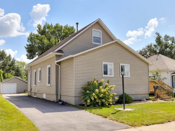 329 4th St, West Des Moines, IA 50265