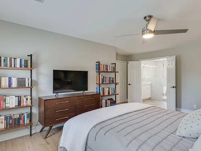 9324 Hidden Oak Dr — Photo 22