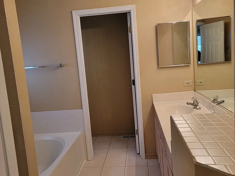 2135 Feldott Ln — Photo 11