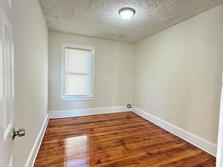 106 Ashley Blvd #3 — Photo 5