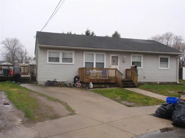 6 Linden Cir, Rio Grande, NJ 08242