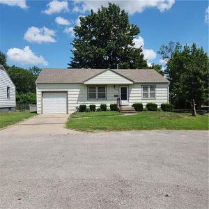 9529 Summit St, Lenexa, KS, 66215