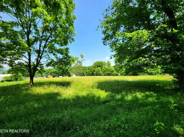 McCormick Ln, Harriman, TN 37748