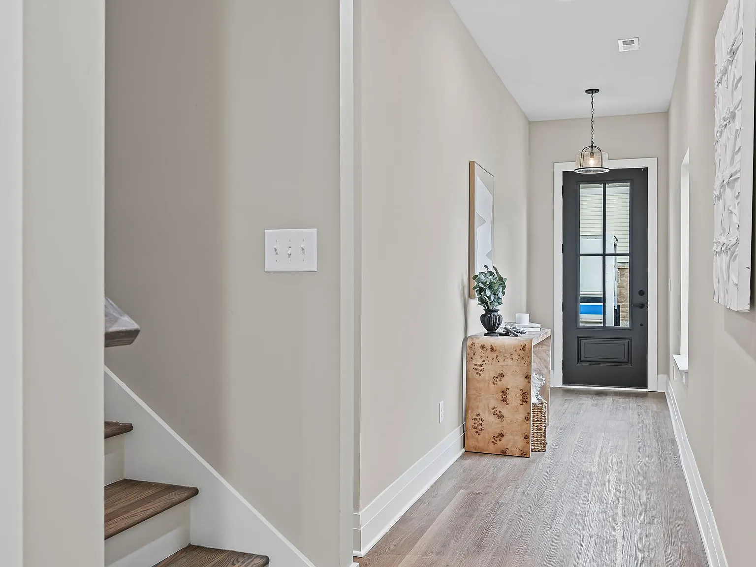 1031 Noble Loop — Photo 4