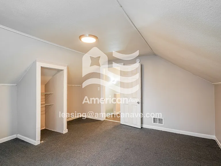 991606_008_main_bedroom_8.jpg