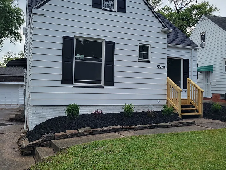 5320 Arch St — Photo 2