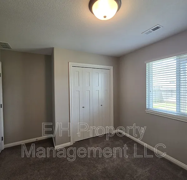 5937 N Millsboro St — Photo 27
