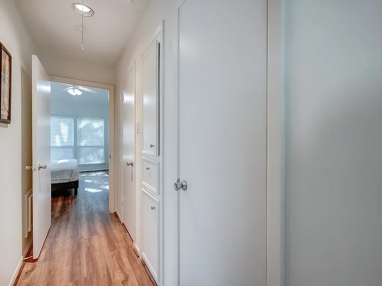 1722 S Kirkwood Rd — Photo 9