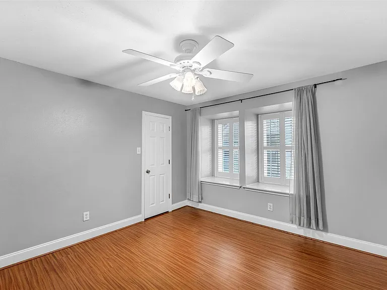 1553 W Sam Houston Pkwy S — Photo 24