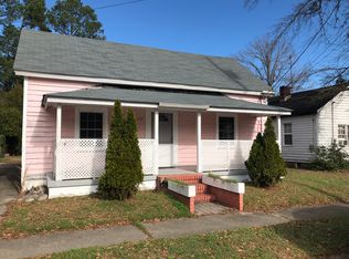 206 E 8th St, Washington, NC 27889