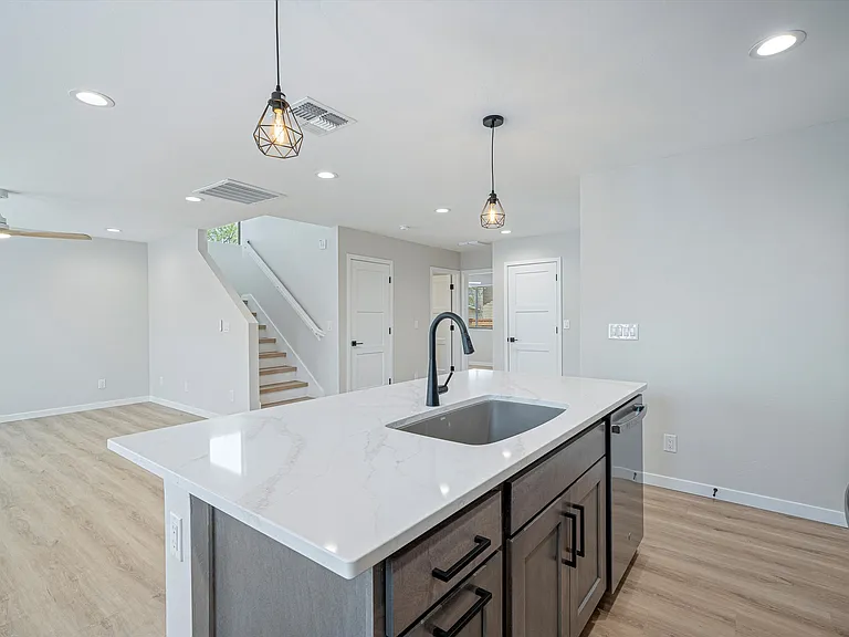 739 N Queen Ave #2 — Photo 13