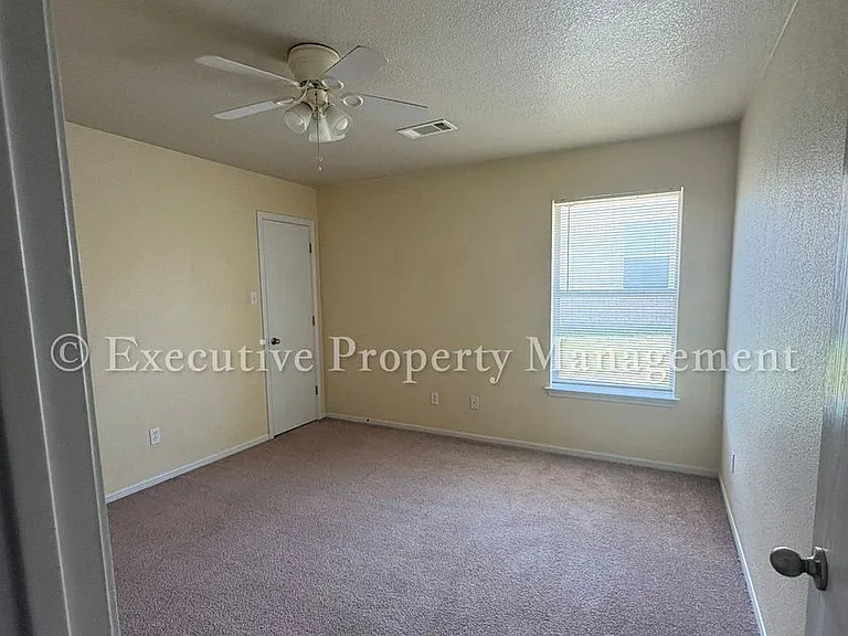 208 Janelle Dr — Photo 21