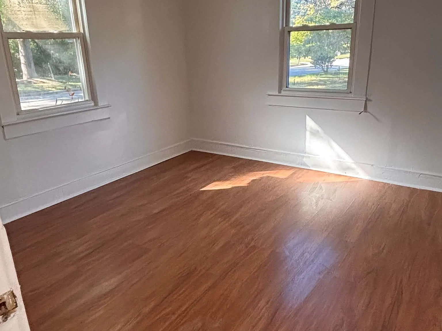 2 bed, 1.0 bath, $1,050 — Photo 3