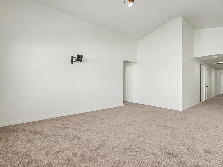 16850 Bethany Ave — Photo 9