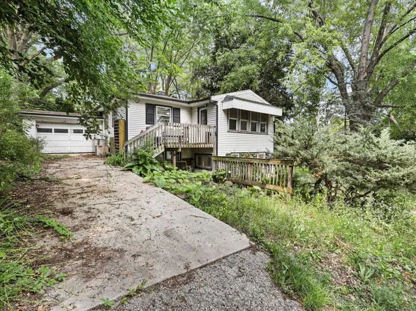 1327 E Road Nine St, Edgerton, WI 53534