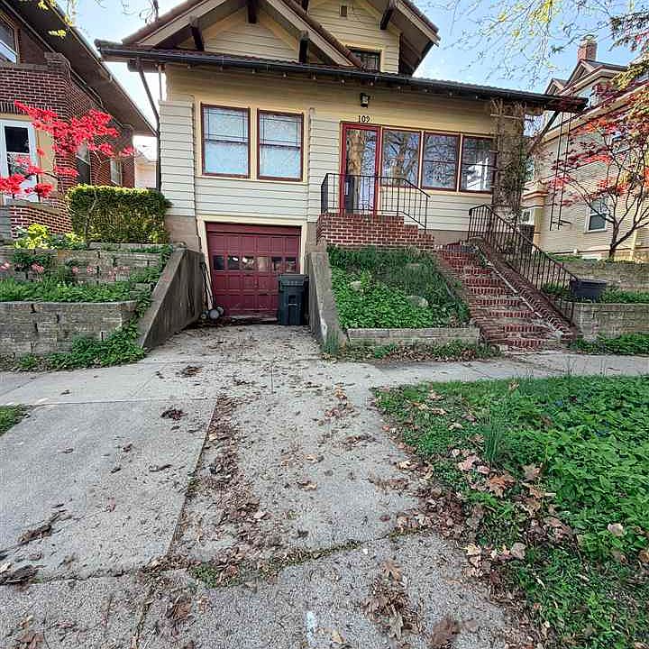 1st image of 109 N Van Buren St