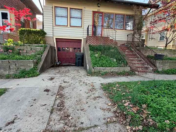 109 N Van Buren St, Iowa City, IA 52245