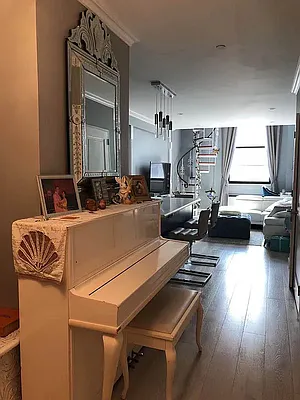 Rented by LV NY REALTY INC | media 69