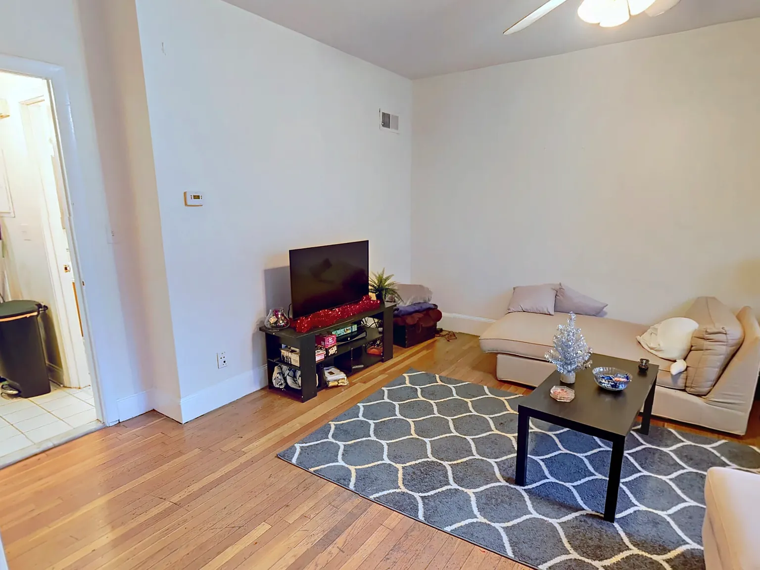 4 bed, $3,950 — Photo 4